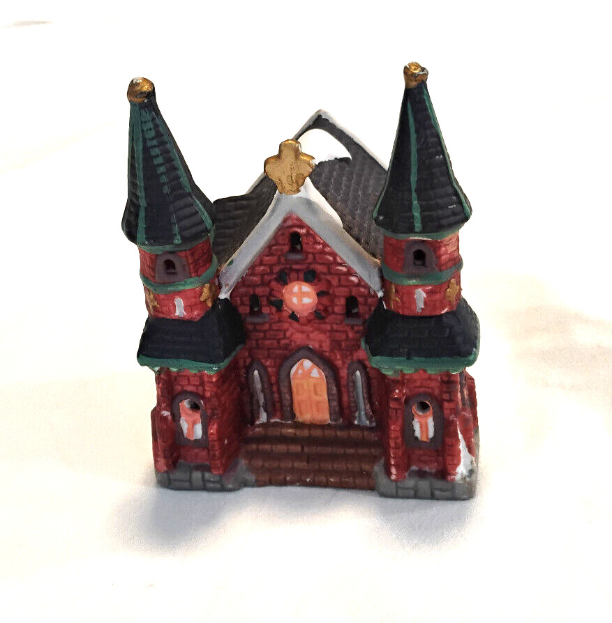 Vintage 2004 Hartland Valley 4 1/2 inch Christmas Village Church