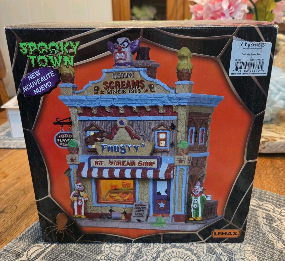 Lemax Light Up Spooky Town Wanda’s Wicked Cupcakes Halloween Decor w/ Box #55915