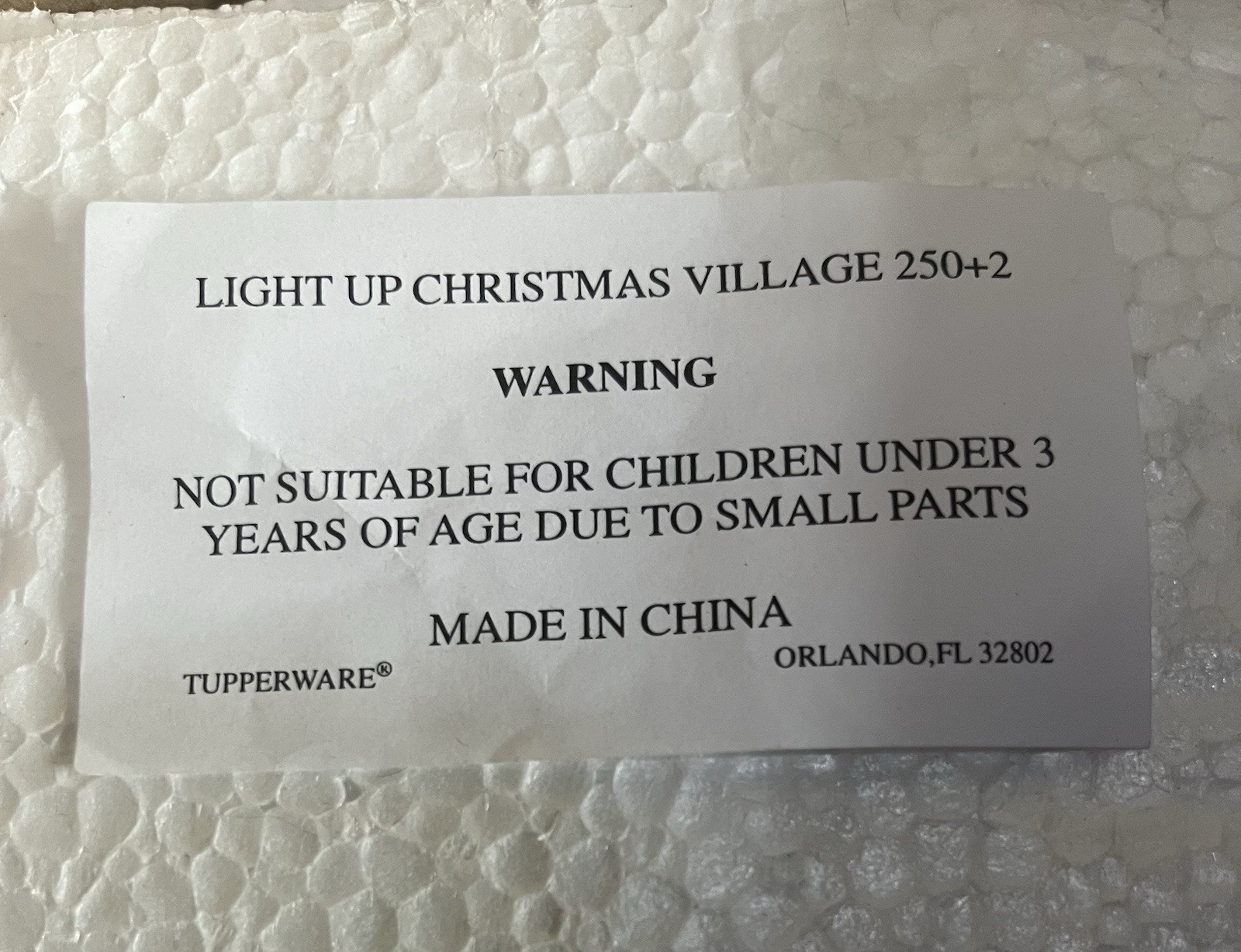Light Up Christmas Village Quilt Shop, Bakery, Church, 5″ + Mini Figures- NIB