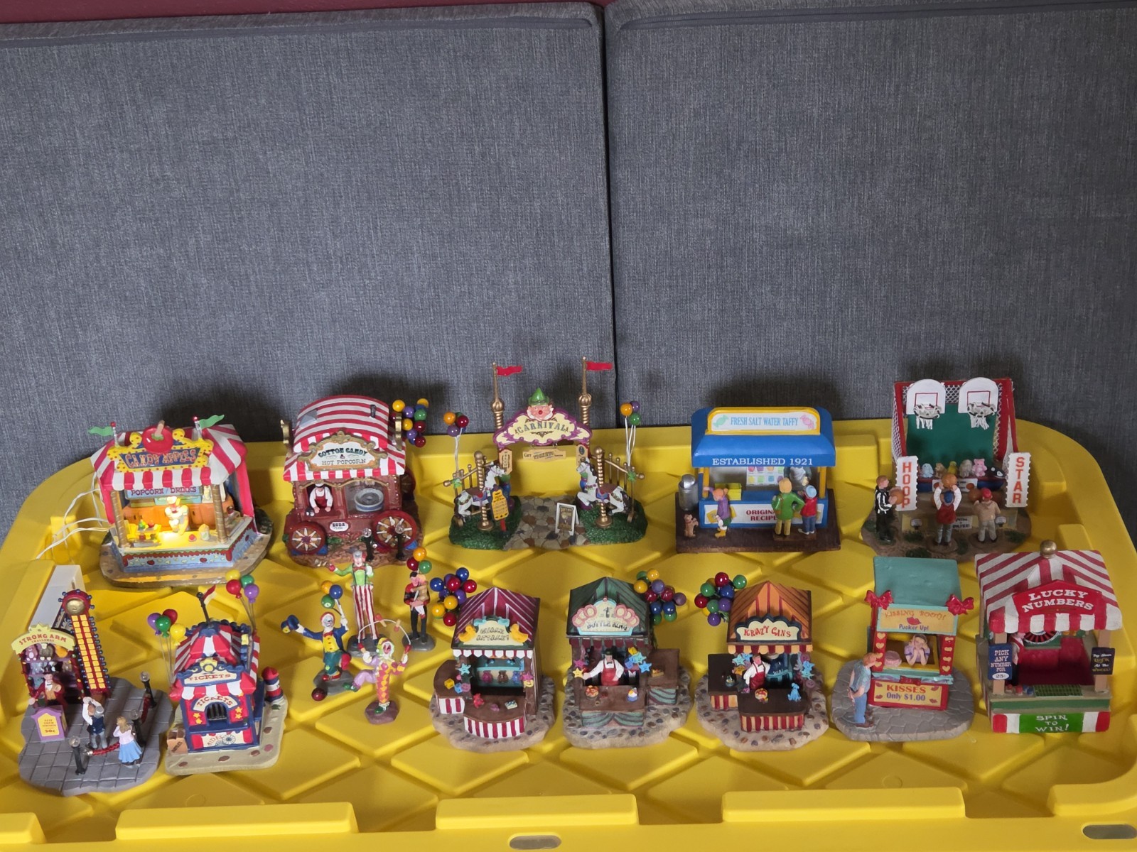 Lemax Carnival Table Accents (16) Pieces Lot Carnival Village