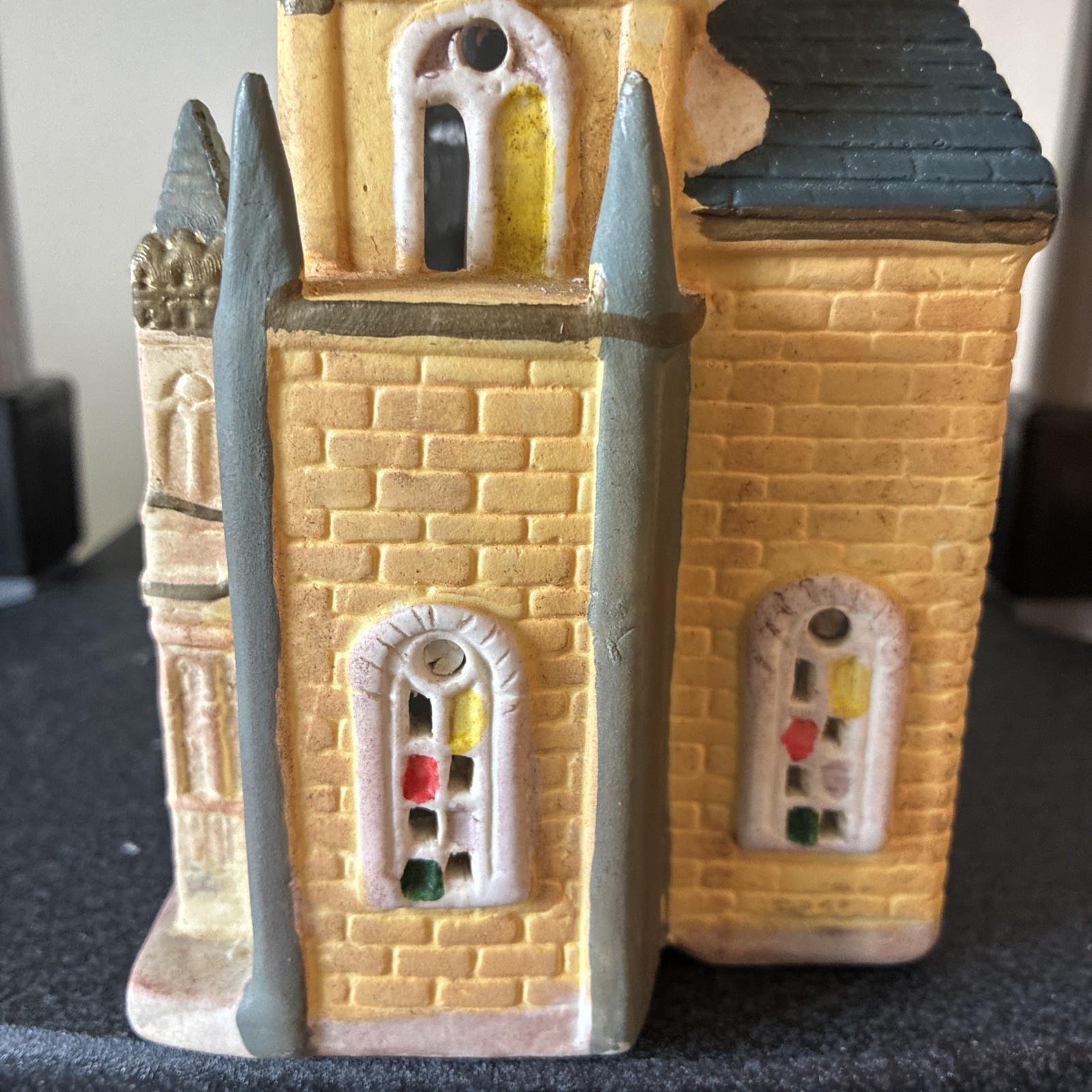 1993 Dickens Collectables Hand Painted Christmas Village Lighted Cathedral