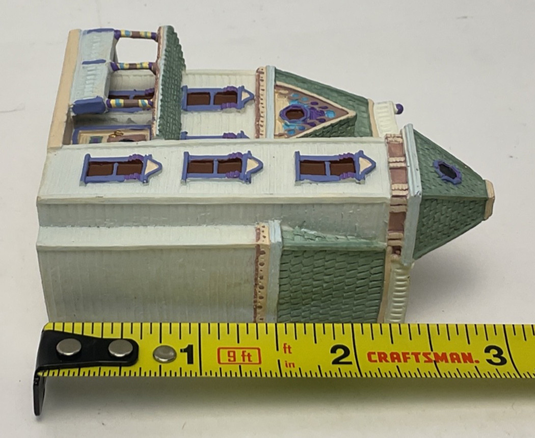Miniature Victorian House Resin Architectural Building Village Figurine M27
