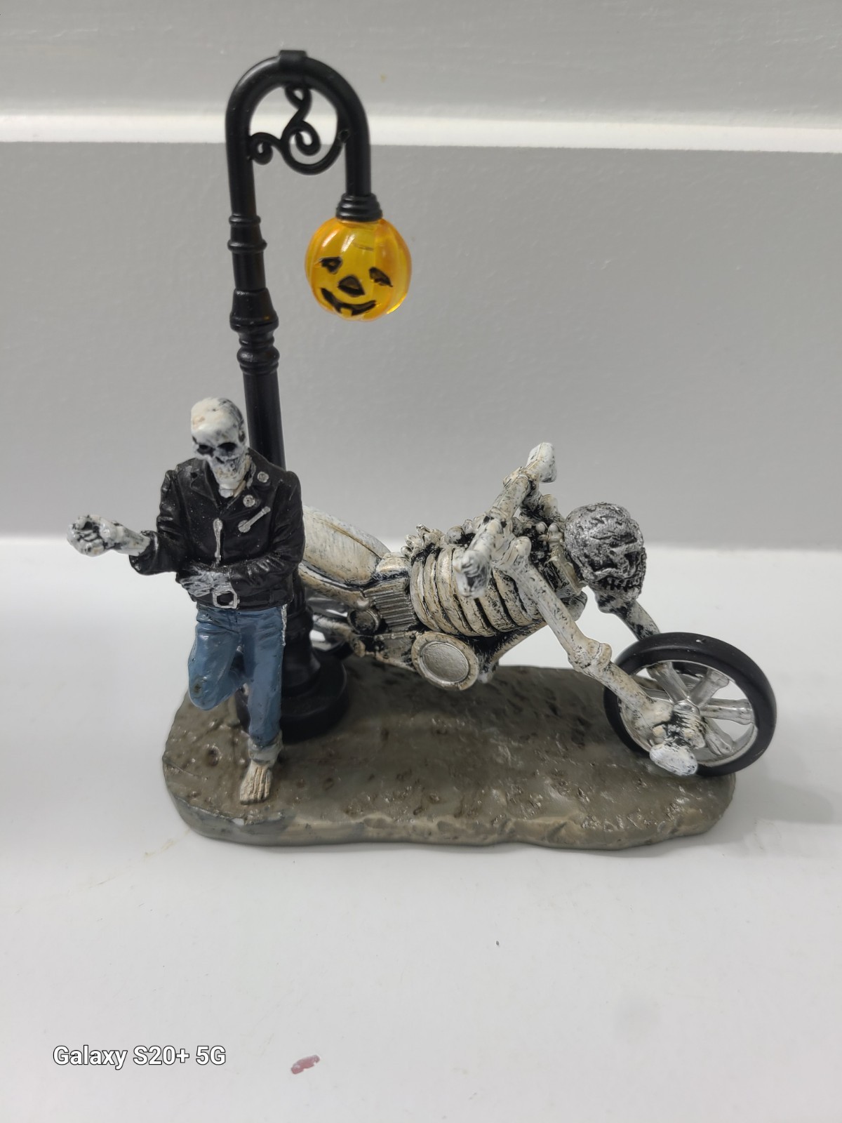 Bad To The Bone Lemax Spooky Town – Carnival Halloween Biker- Retro 2017