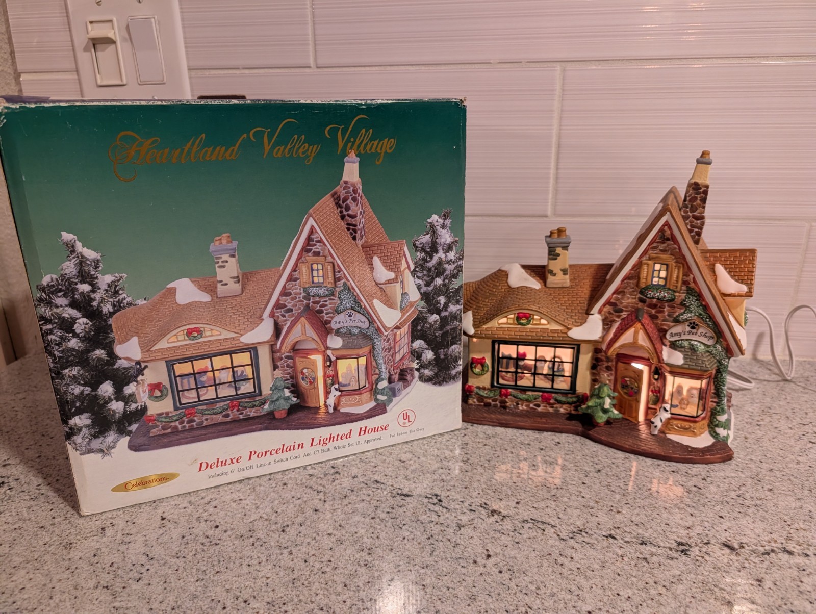 Amy’s Pet Shop Vtg Heartland Valley by O’Well Lighted Christmas House In Box