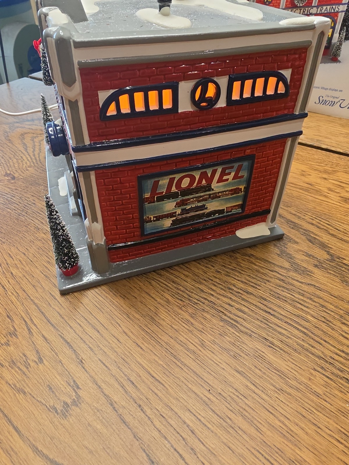 Department 56 Lionel Electric Train Shop Snow Village Store 56.54947 Christmas