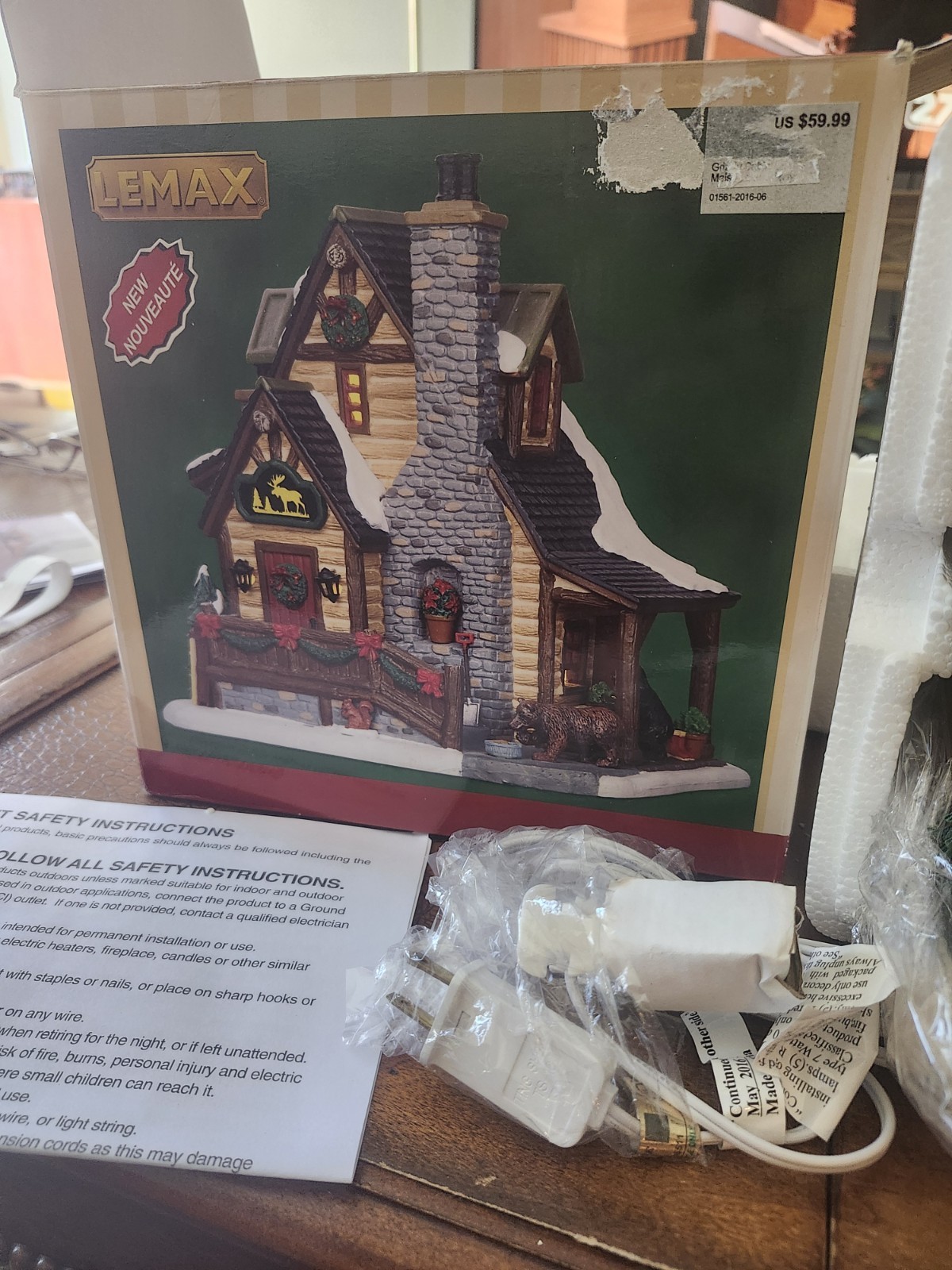 Lemax Winter Christmas 2016 Grizzly Cabin #65095 NEW In Box