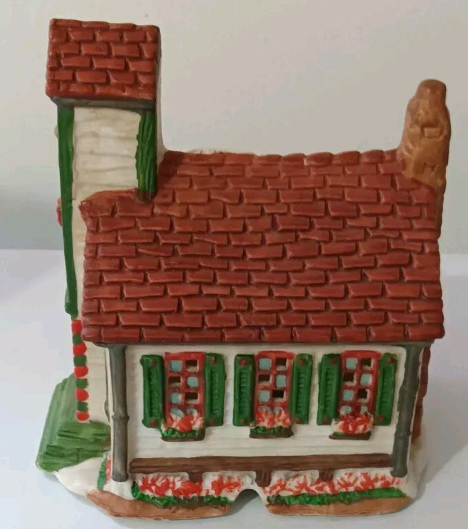Vintage 1995 Christmas School Porcelain Hometown America figurine 4 1/2″ village