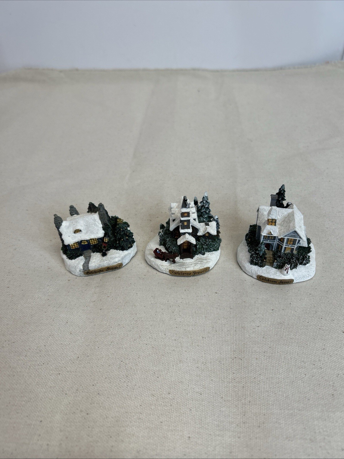 Thomas Kinkade Stonehearth Hutch Miniatures Celebrate Jesus 98,99,2000 Christmas