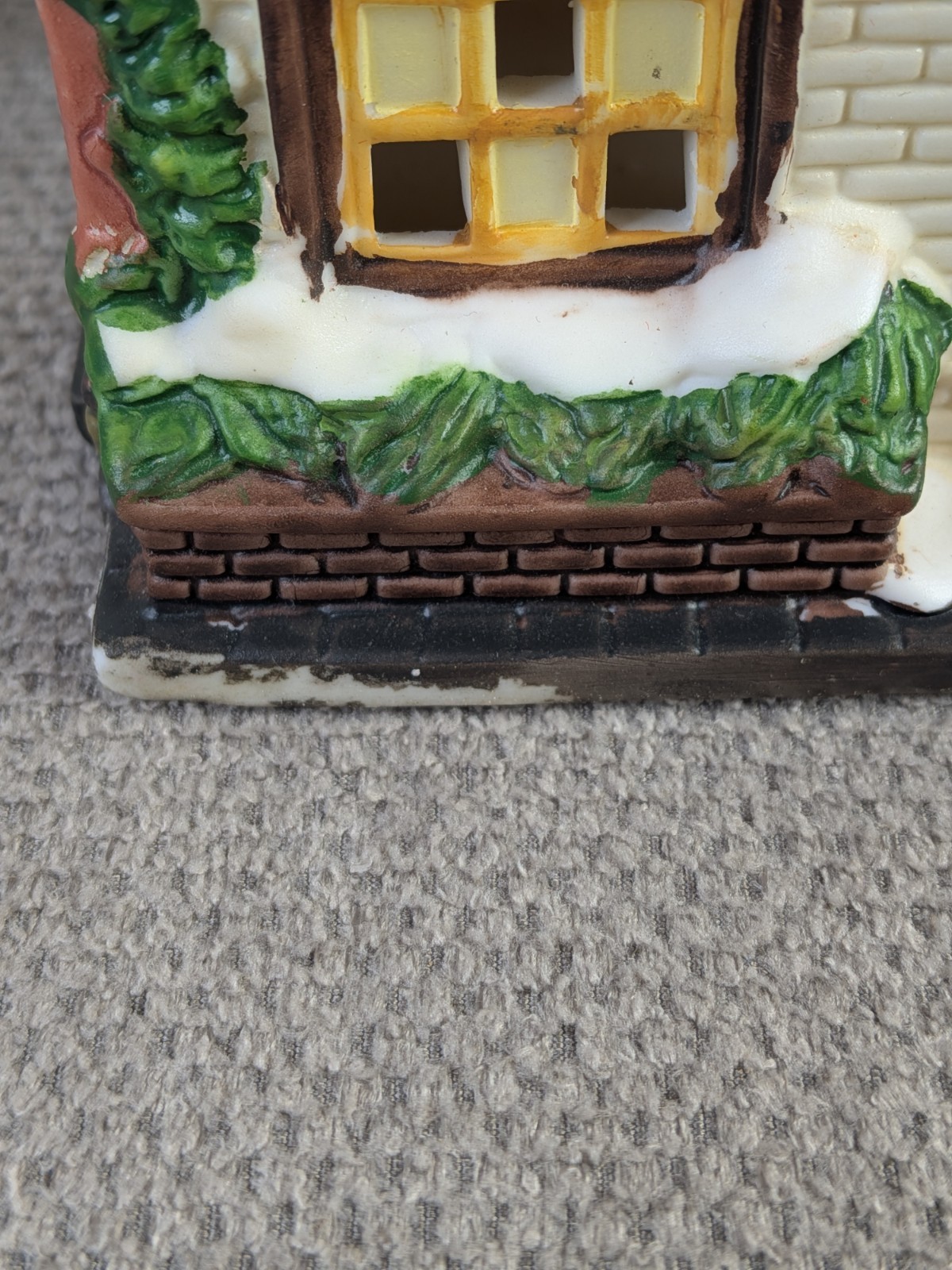 Christmas Holiday Time Walton’s 5-10 Variety Store Lighted Village Store P0369