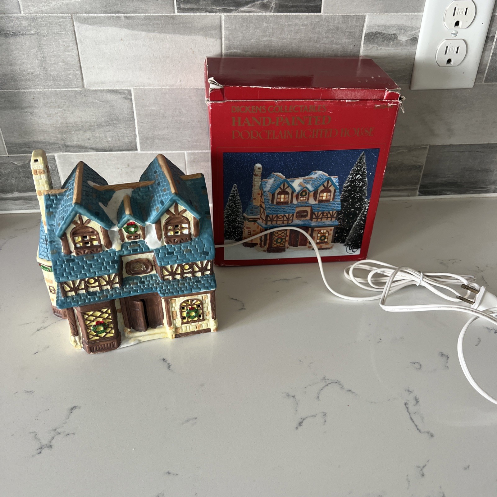 Dickens Keepsake ANTIQUES Porcelain House Hand Painted With Box