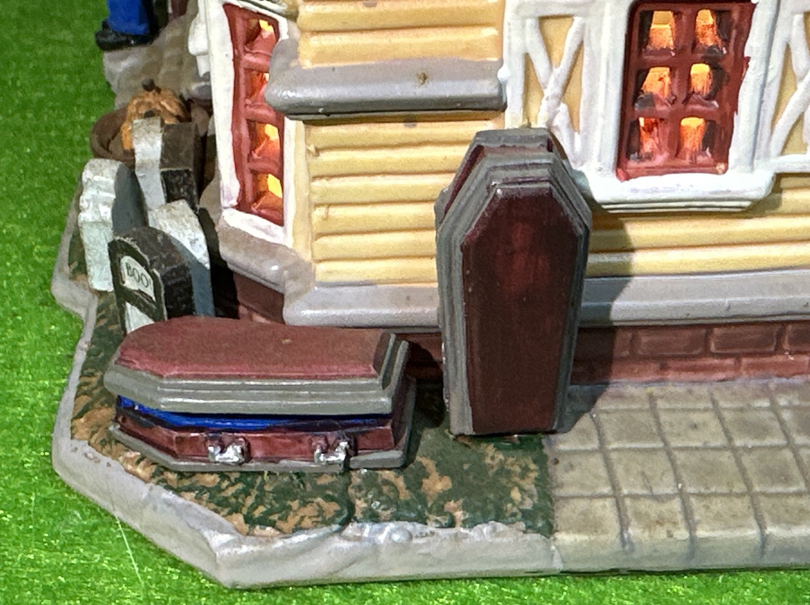 Lemax Spooky Town Halloween Village ~ THE FRANKLIN RESIDENCE ~ No Box