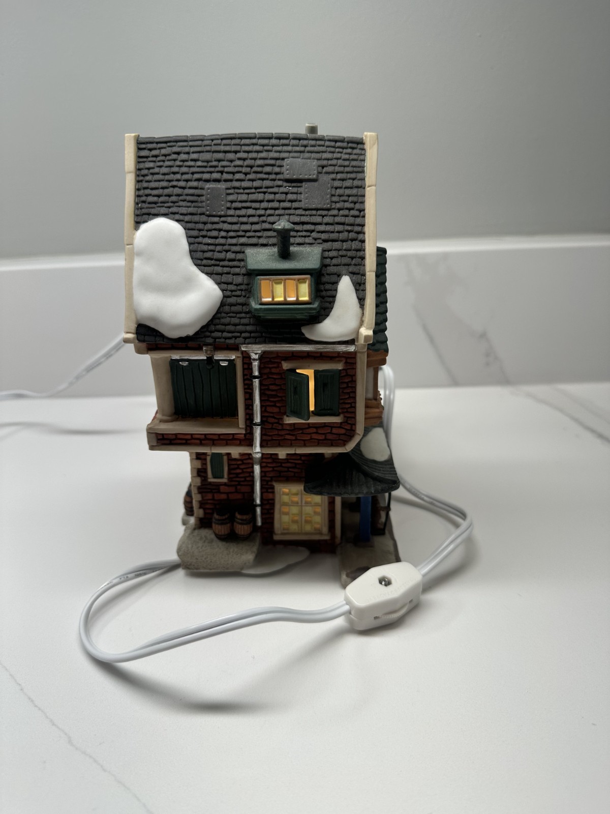 Dept 56 The China Trader” Dickens Village Lighted Building 58447 *read*