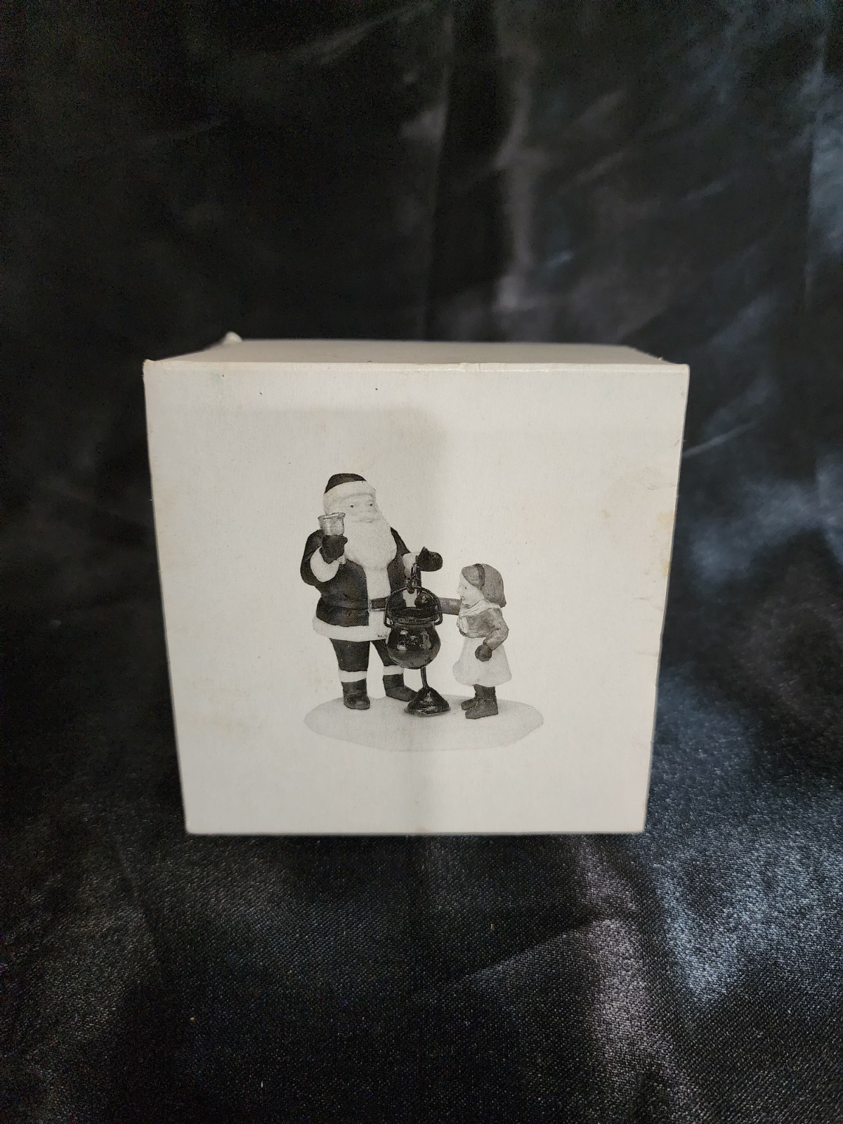 Dept 56 Heritage Village Collection “‘TIS THE SEASON” #5539-5