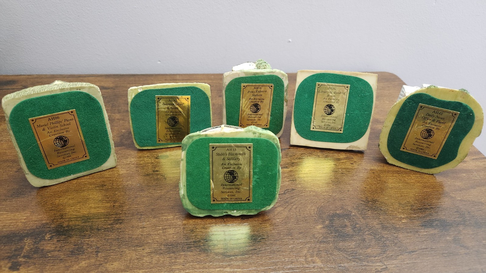 1992 – 1994 Lot of 6 International Resourcing Services Inc. Mini Houses Set