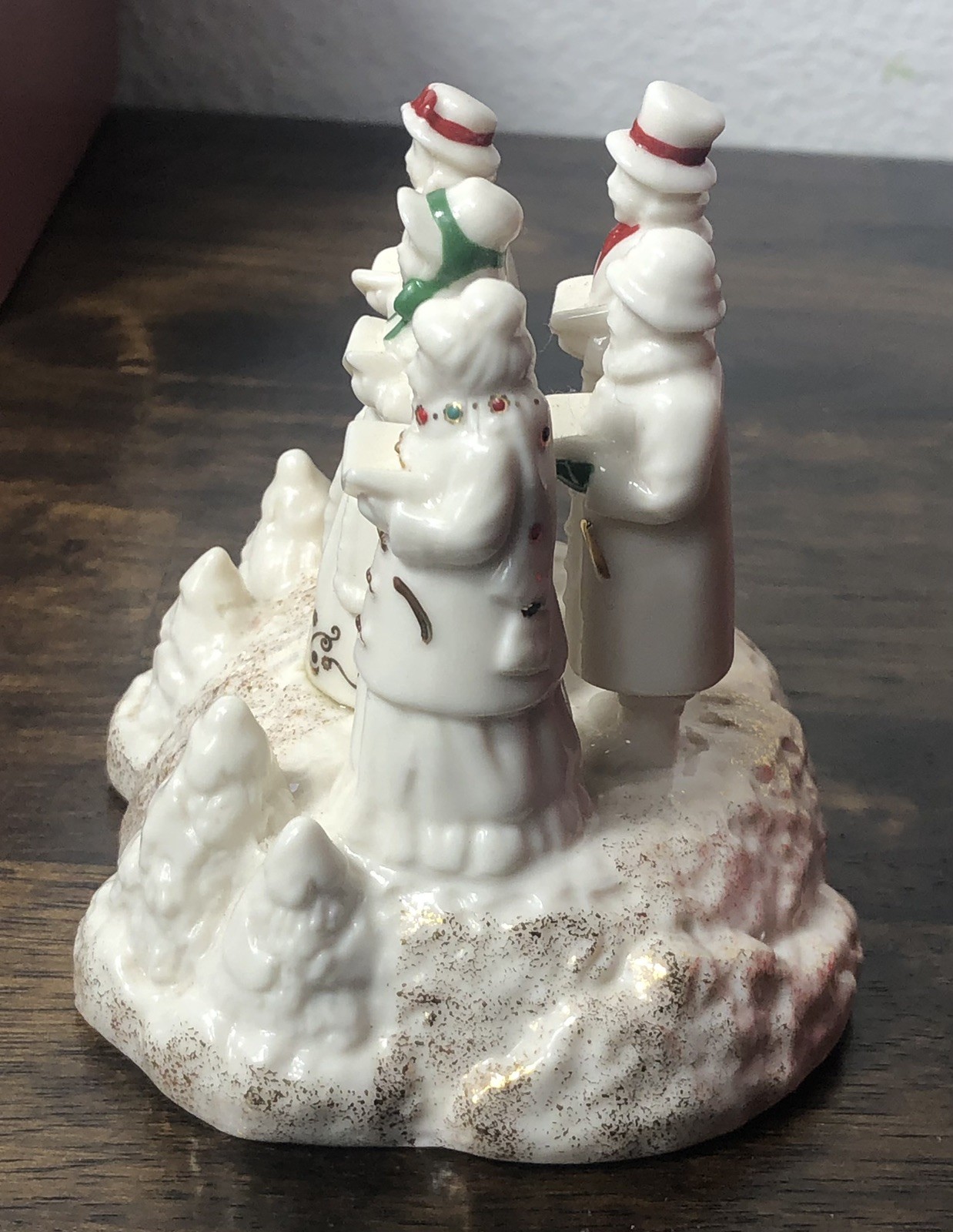 Lenox Mistletoe Park Musical Carolers #816988- Boxed – 2010 Village Treasures