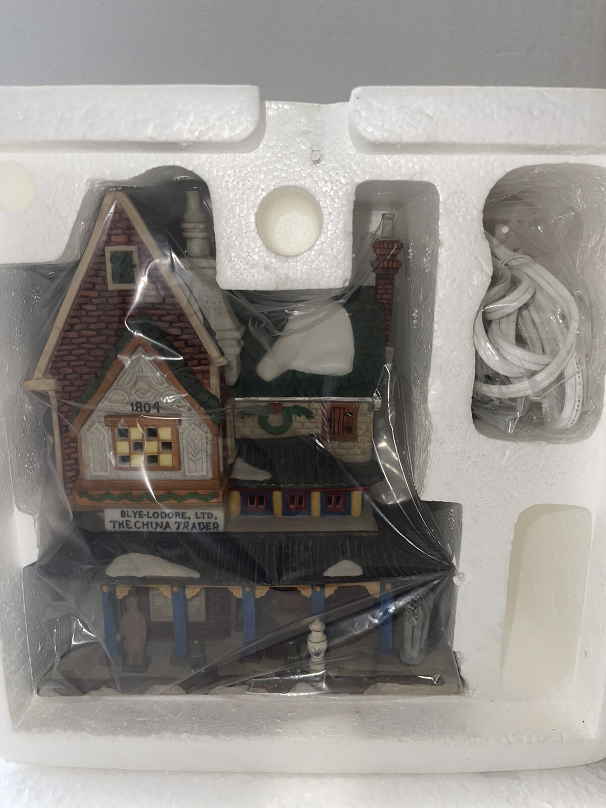 DEPT 56 DICKENS VILLAGE “THE CHINA TRADER” #58447 BRAND NEW