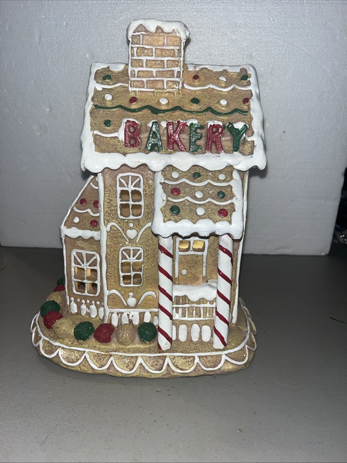 Lighted GINGERBREAD House Bakery ￼Christmas Tabletop 10 X 8 X 5 Nice ￼