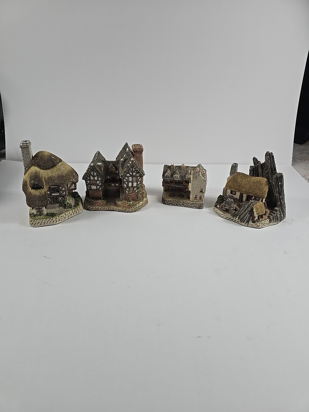 David Winter Vintage Minatures Lot Of 4