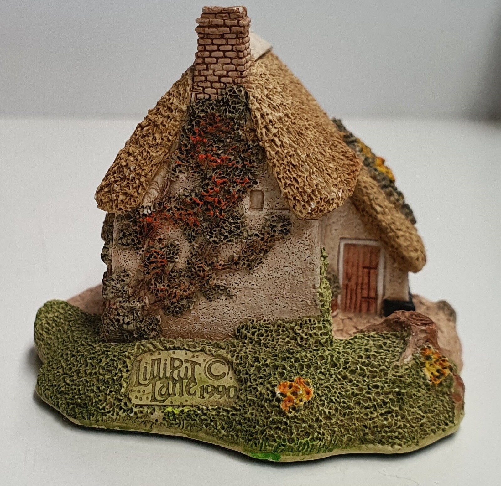 Lilliput Lane Otter Reach c1990-96 Miniature Handmade in Cumbria, England 6cm