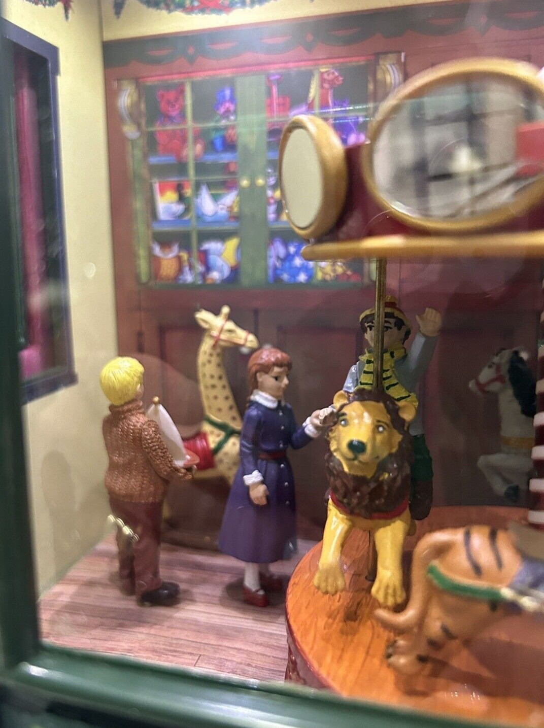 Mr. Christmas – Animated Hyde Park Village STUNNING – Gold Label Collection