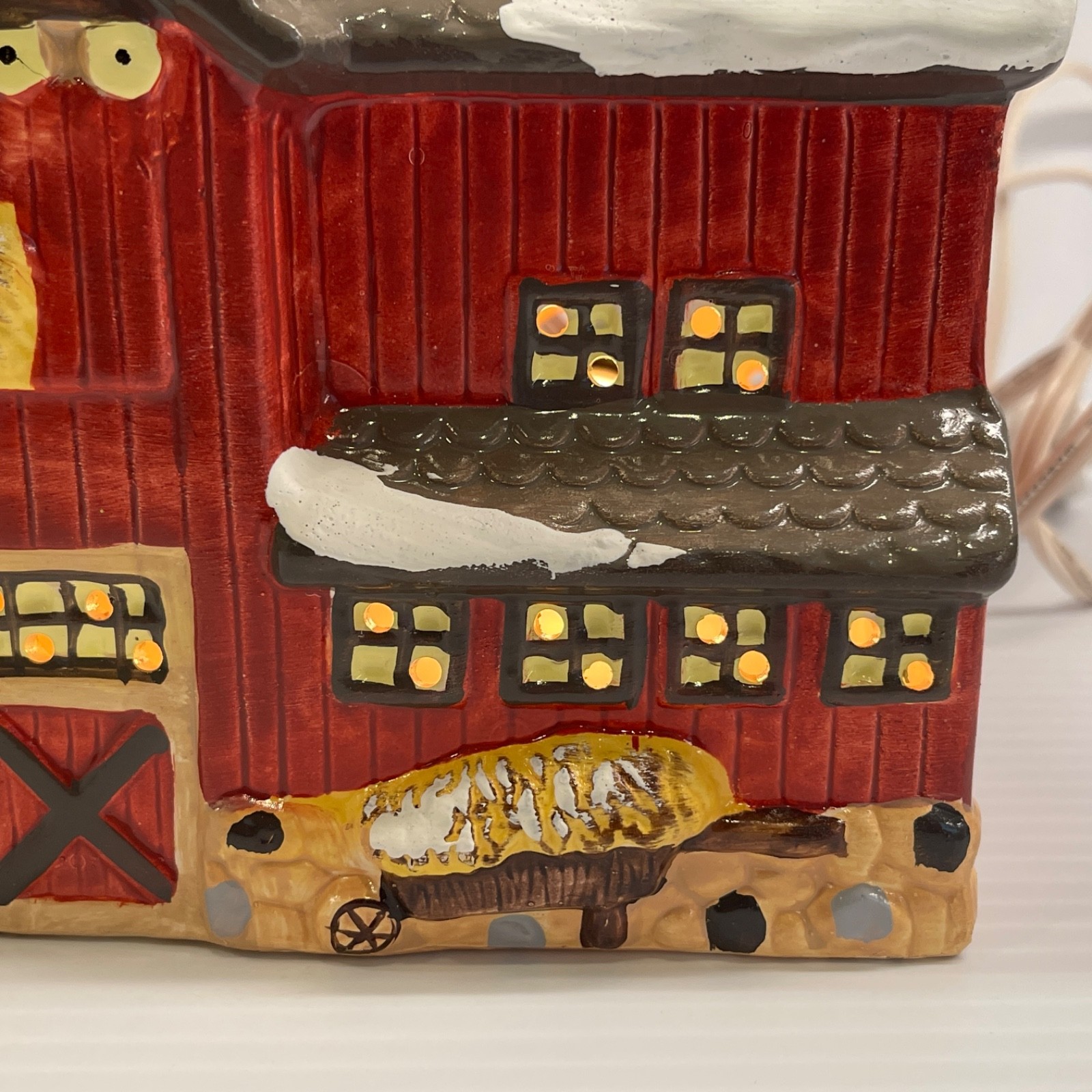 Department 56 The Original Snow Village Red Barn #50814 with Box and Light