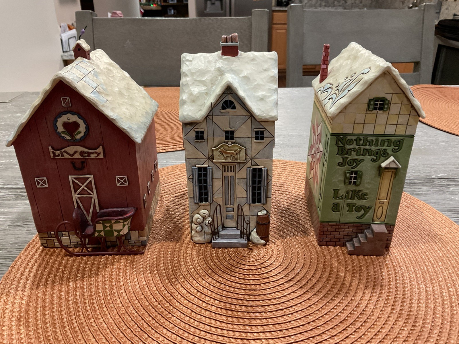 Jim Shore Christmas Village 4009401 Lucky Livery Silver Fox Tavern Joy Toy 2007