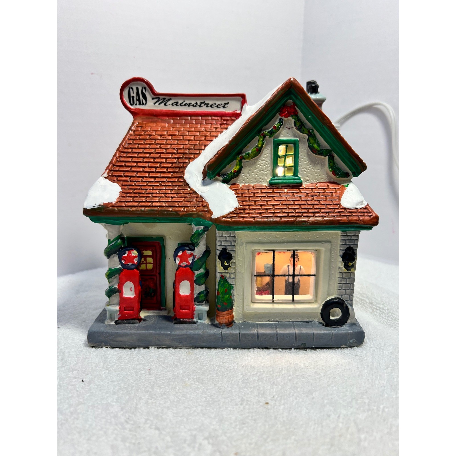 Victorian Traditions Gas Station Mainstreet Illuminated Porcelain Village House