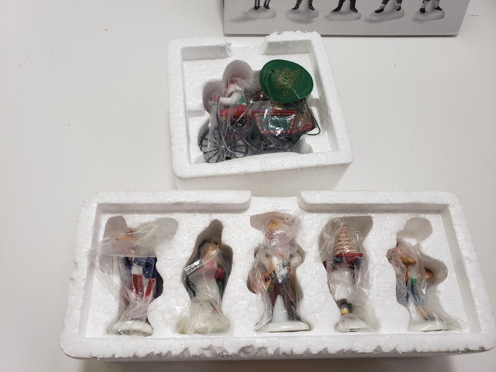 Dept 56 North Pole Series Early Rising Elves 56369 & Holiday Delivery 56371 Nice