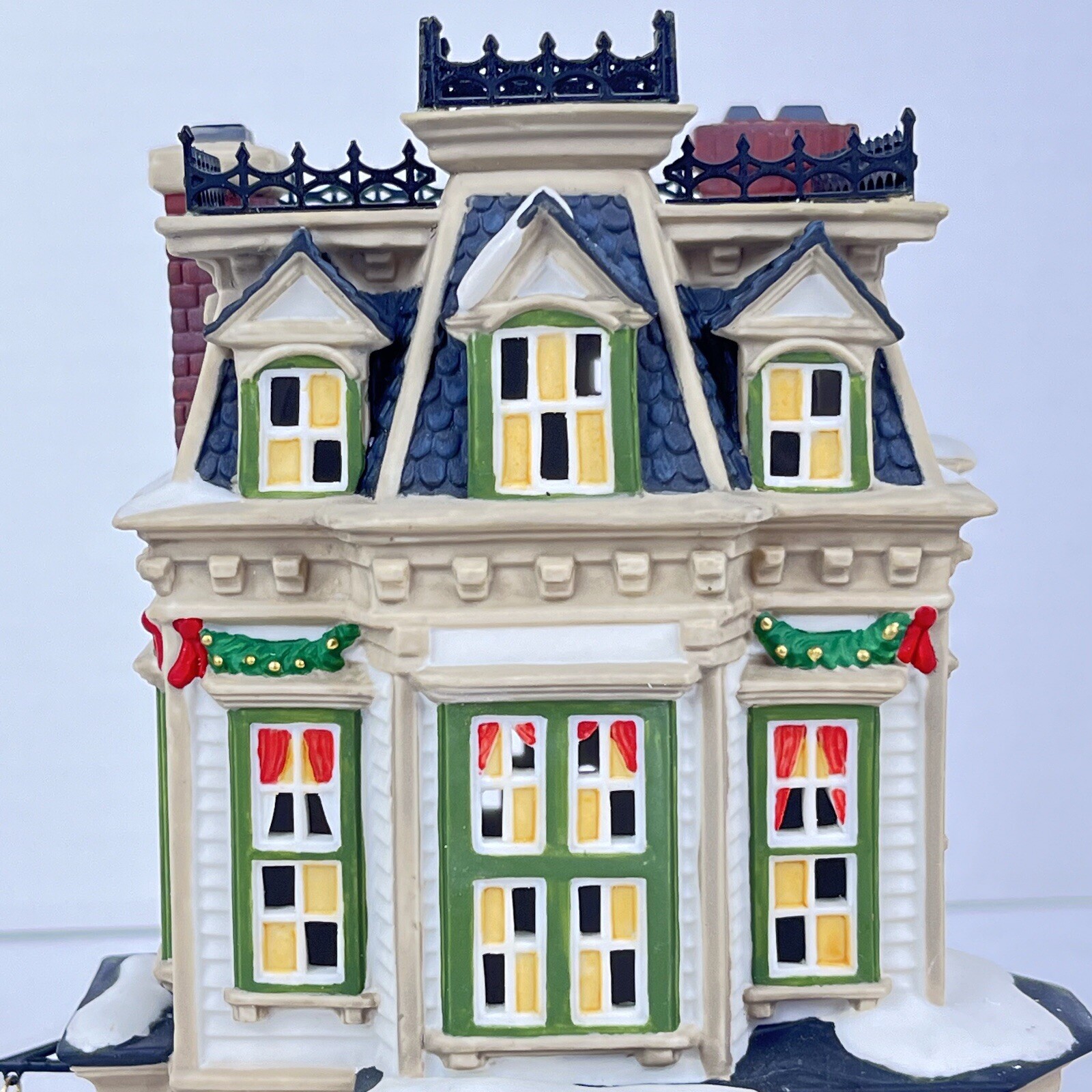 Dept 56 New England Village Series Hale & Hardy House with Signs 1999 Retired