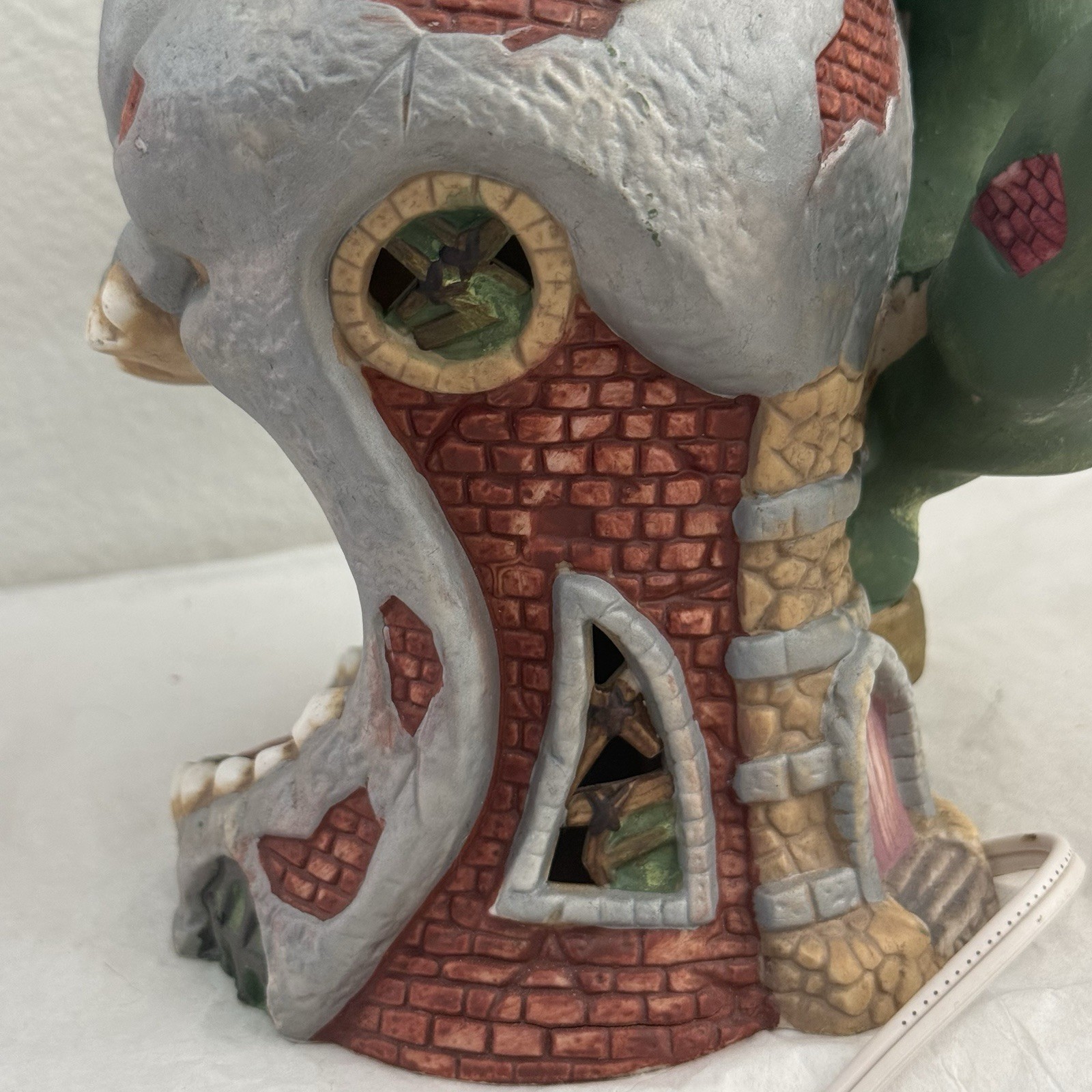 Vintage Collins Spooky Dentist Halloween Lighted Ceramic Skull Village House