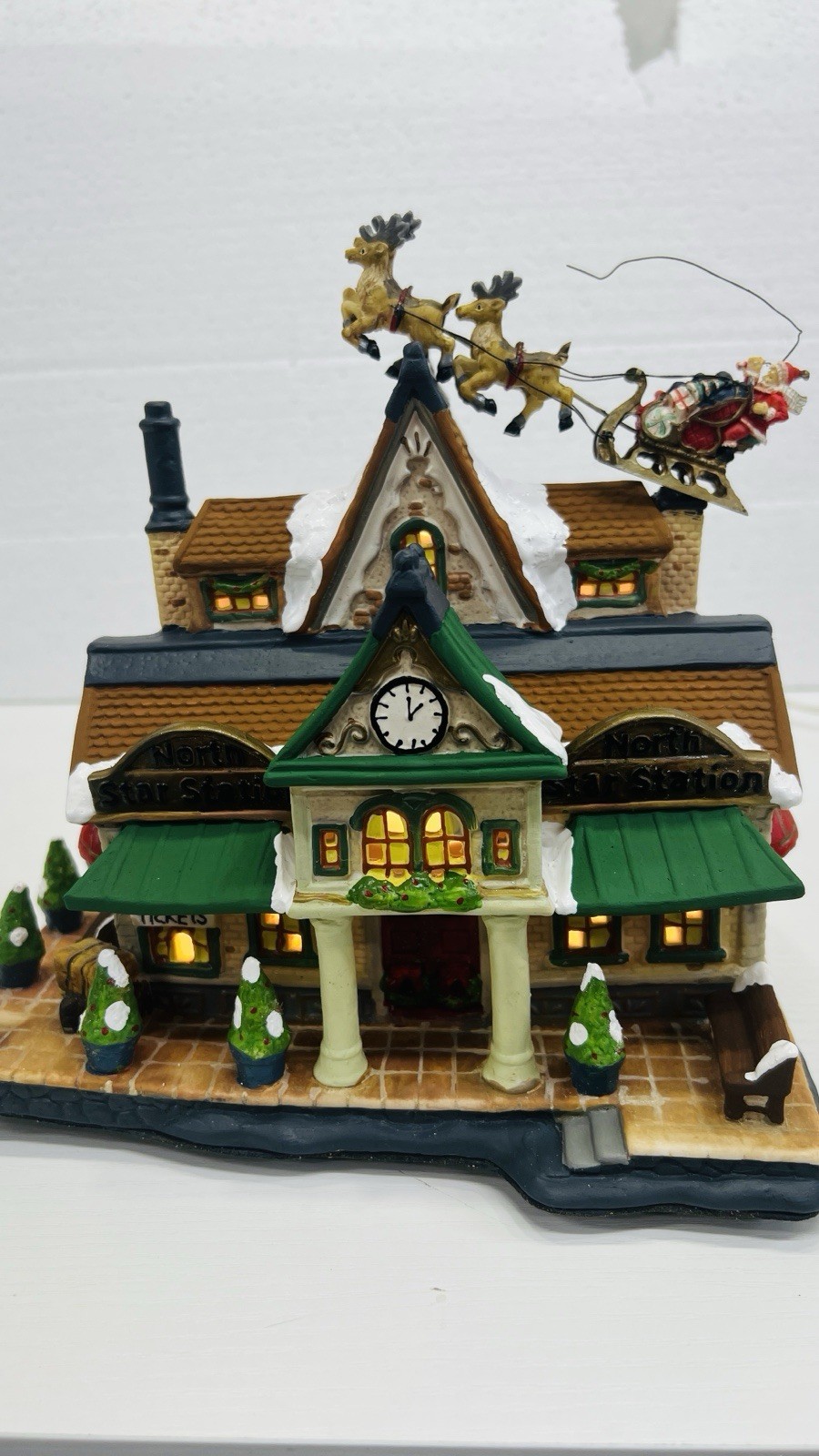Holiday Inspirations “North Star Station With Santa” Retired 2009 Please Read