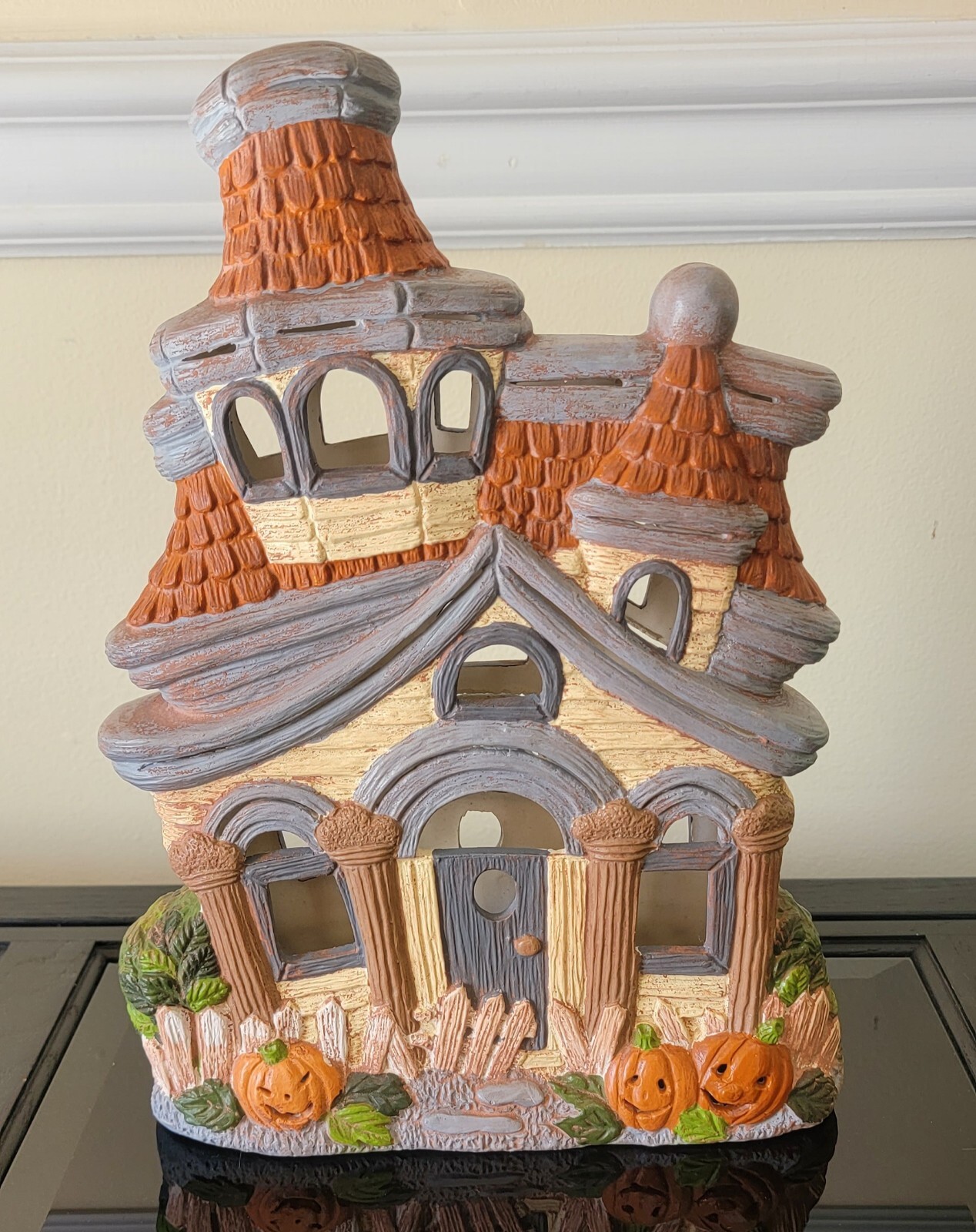 VTG~ Light-Up~ Hand Painted~ Ceramic~ Halloween Haunted House~W/ Pumpkins 1980’s