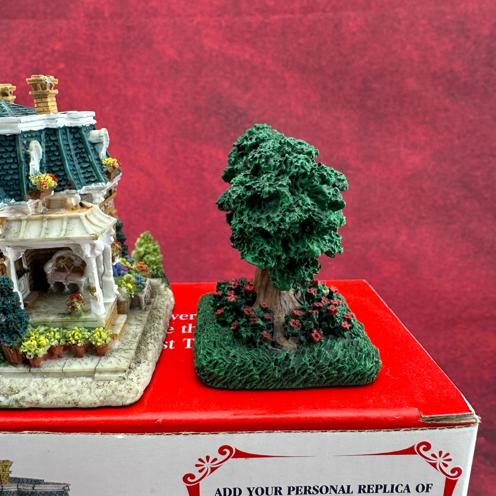 LIBERTY FALLS AMERICANA COLLECTION “ROSIE’S FLOWER SHOP AH 178 , THE OLDEST TREE