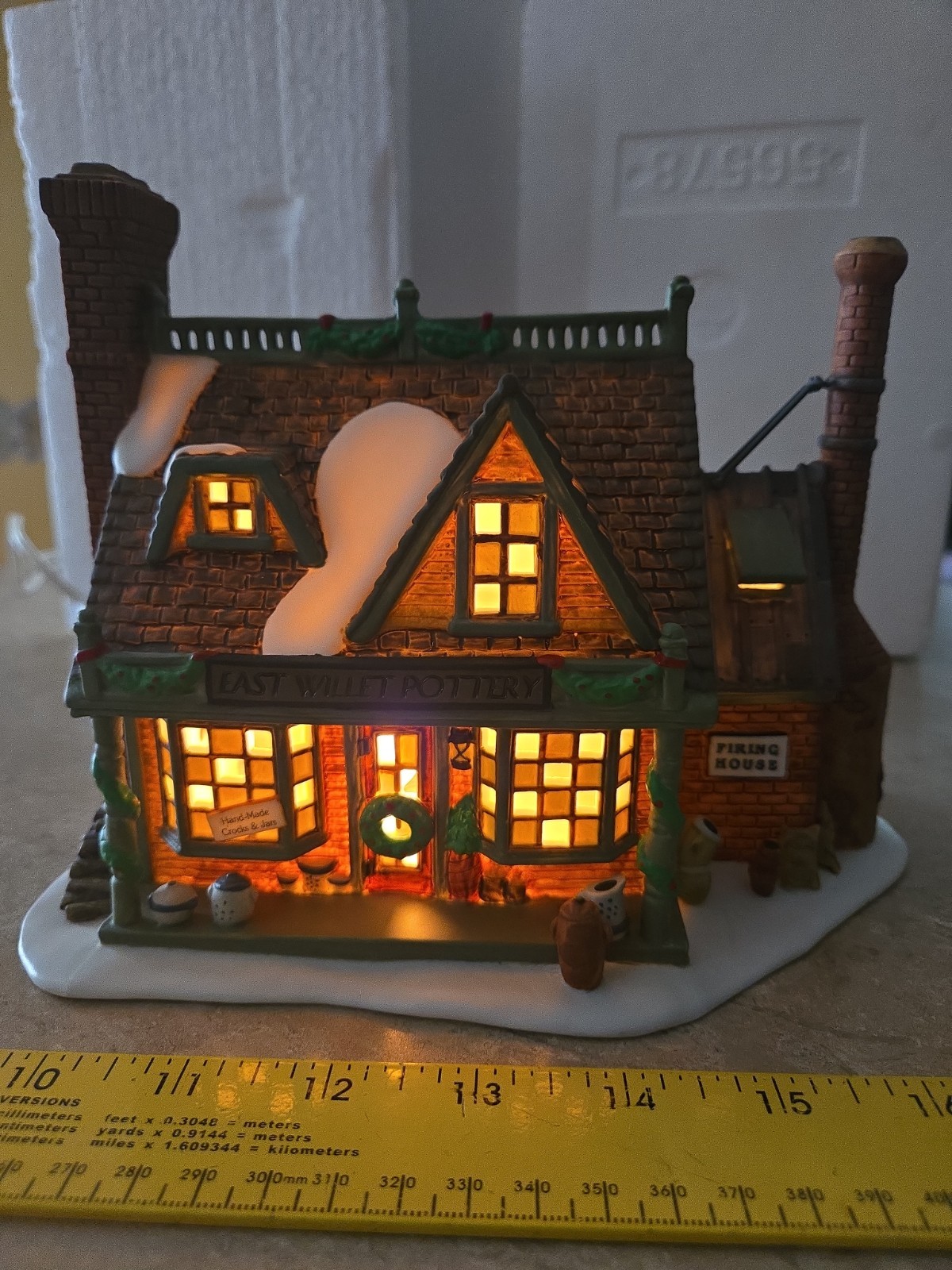 Dept. 56 New England Series 1997 East Willet Pottery Excellent Sleeved Boxed