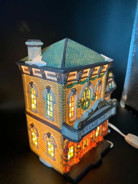 Village Theater Christmas House Porcelain Heartland Valley O’well 1999 VGC