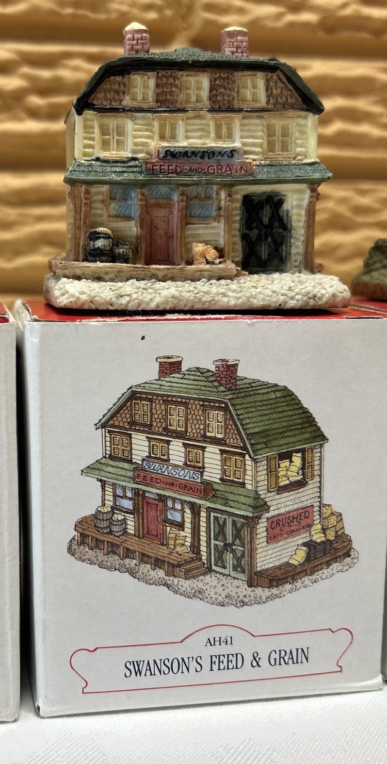 Liberty Falls The Americana Collection Village AH37-AH45, Buildings, Lot 9, EUC!