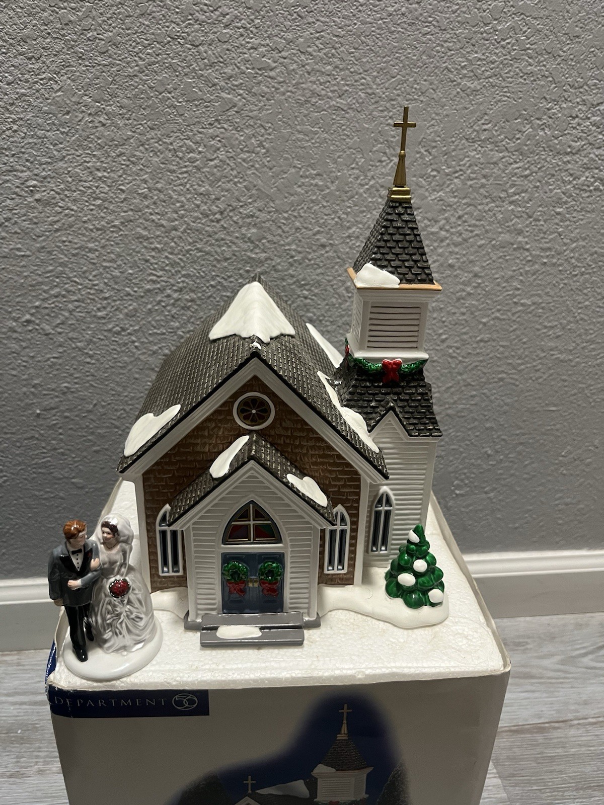 Dept.56 The Original Snow Village Woodlake Chapel #55068-In Box (SEE DESCRIPTION