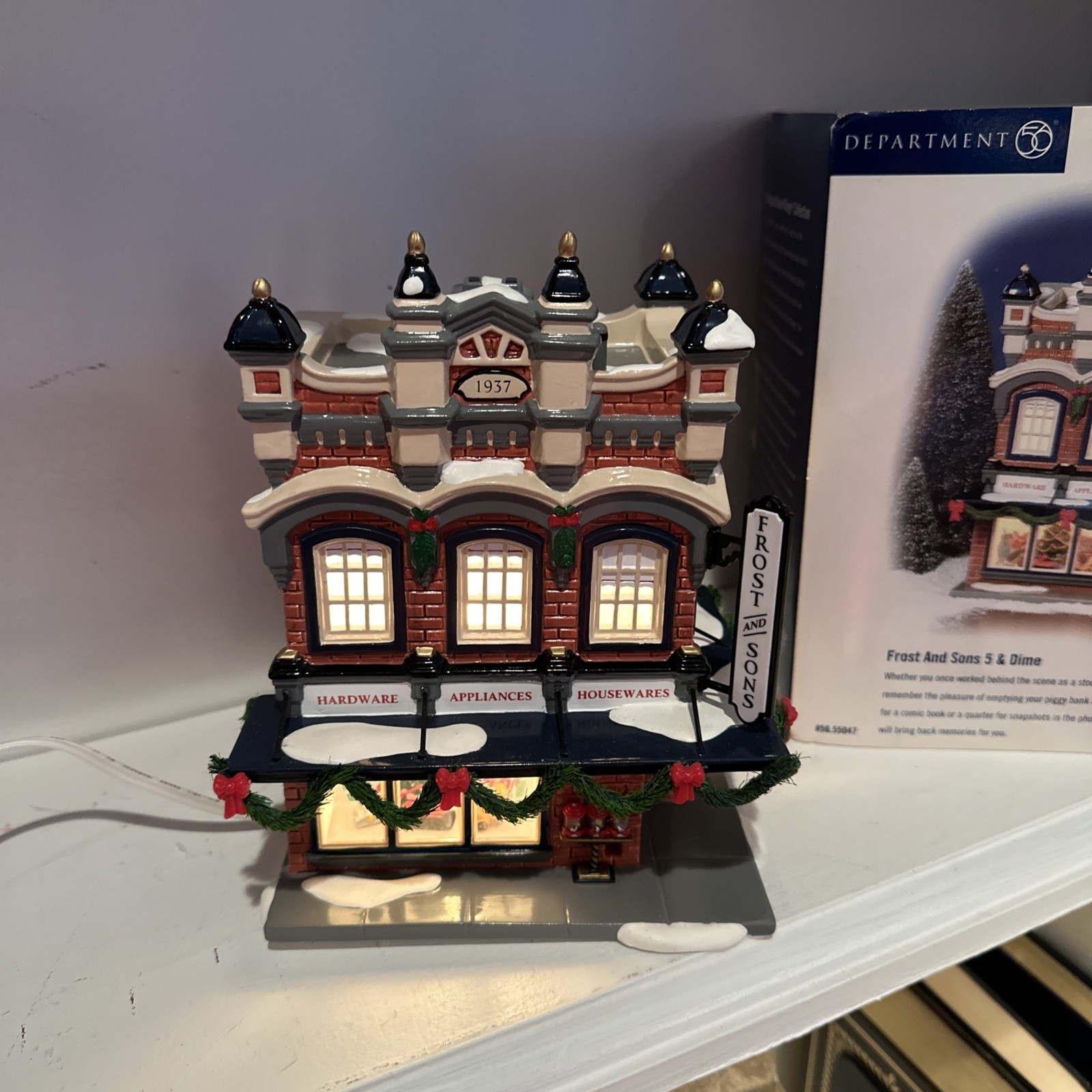 Department 56″ Frost and Sons 5 & Dime” 55047 The Original Snow Village 2000