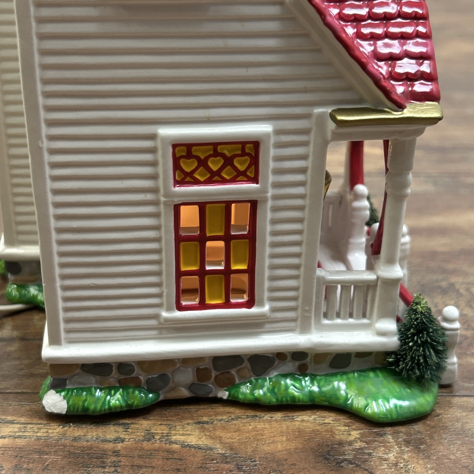 Retired Dept 56 Valentine Village Sweetheart Candy Shop w/Flashing Heart Lights*