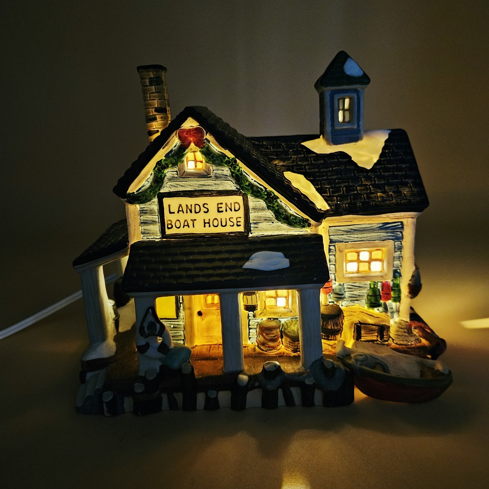 Dickens Collectables Lands End Boat House 1997 No Box Lit Christmas House