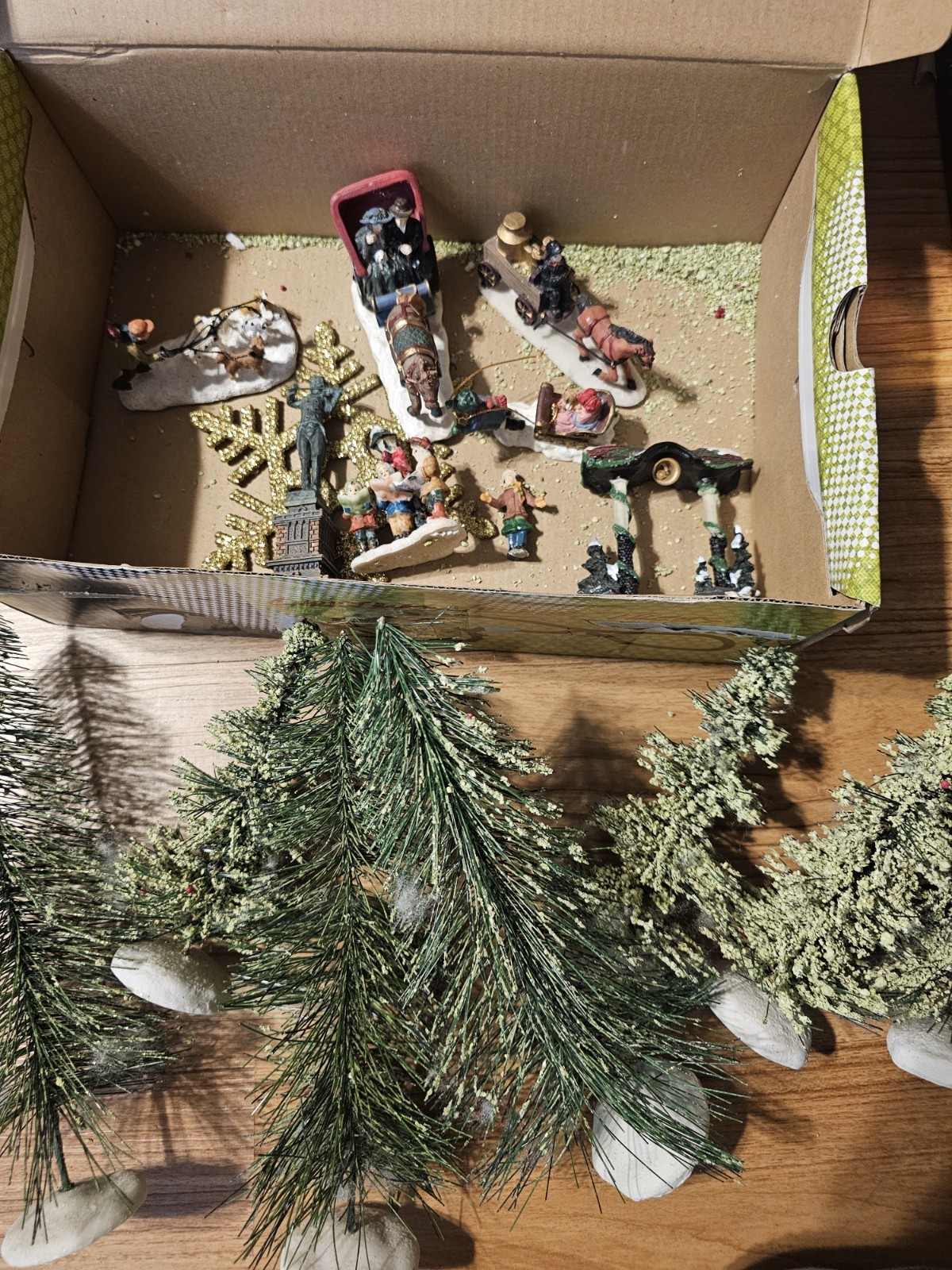 Lot of 7 Russ Christmas Trees Village and 7 Village Accessories Holiday