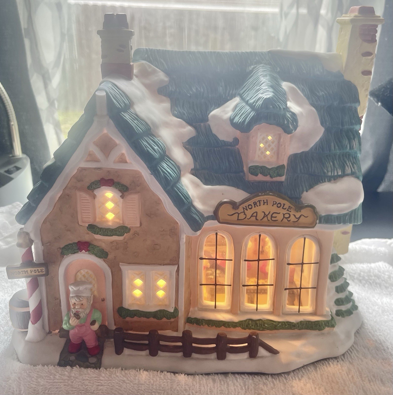 Thomas Pacconi Classics Lighted Music Box Christmas Village North Pole Bakery
