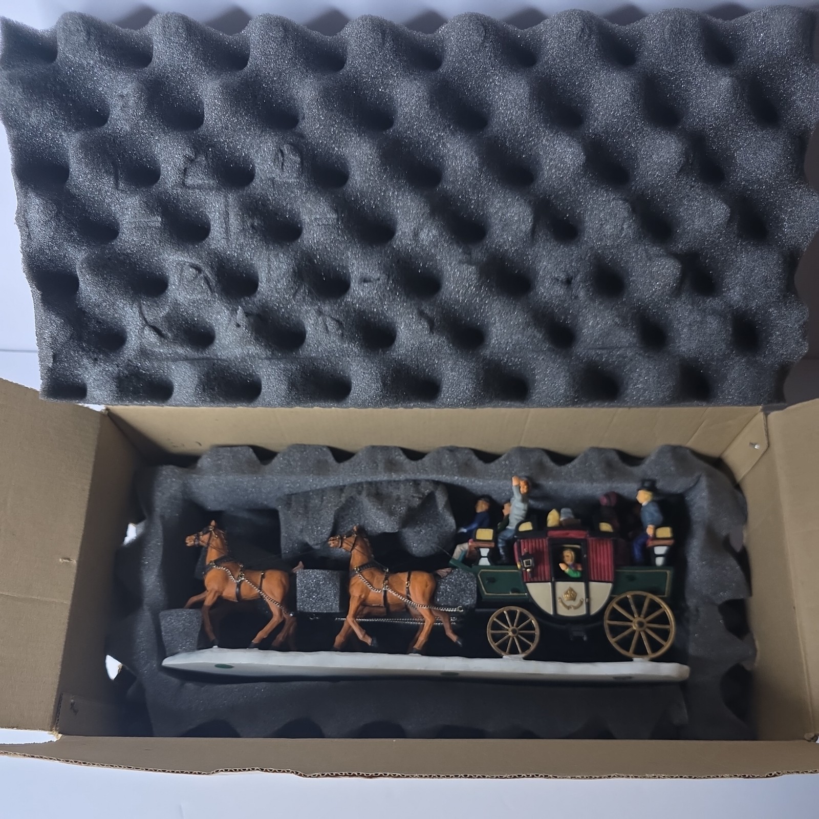 1999 Lemax Village Collection Stagecoach Poly Resin Christmas Train decoration
