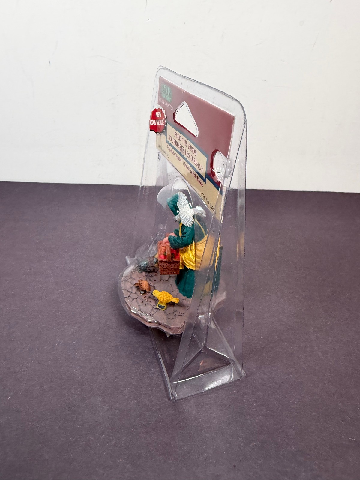 Lemax Village FEED THE BIRDS Poly Resin Figurine Figure 2003 32724A