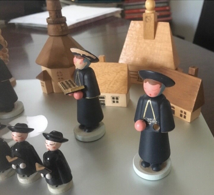 Vtg Erzgebirge Germany original hand carved religious choir Kurrende church