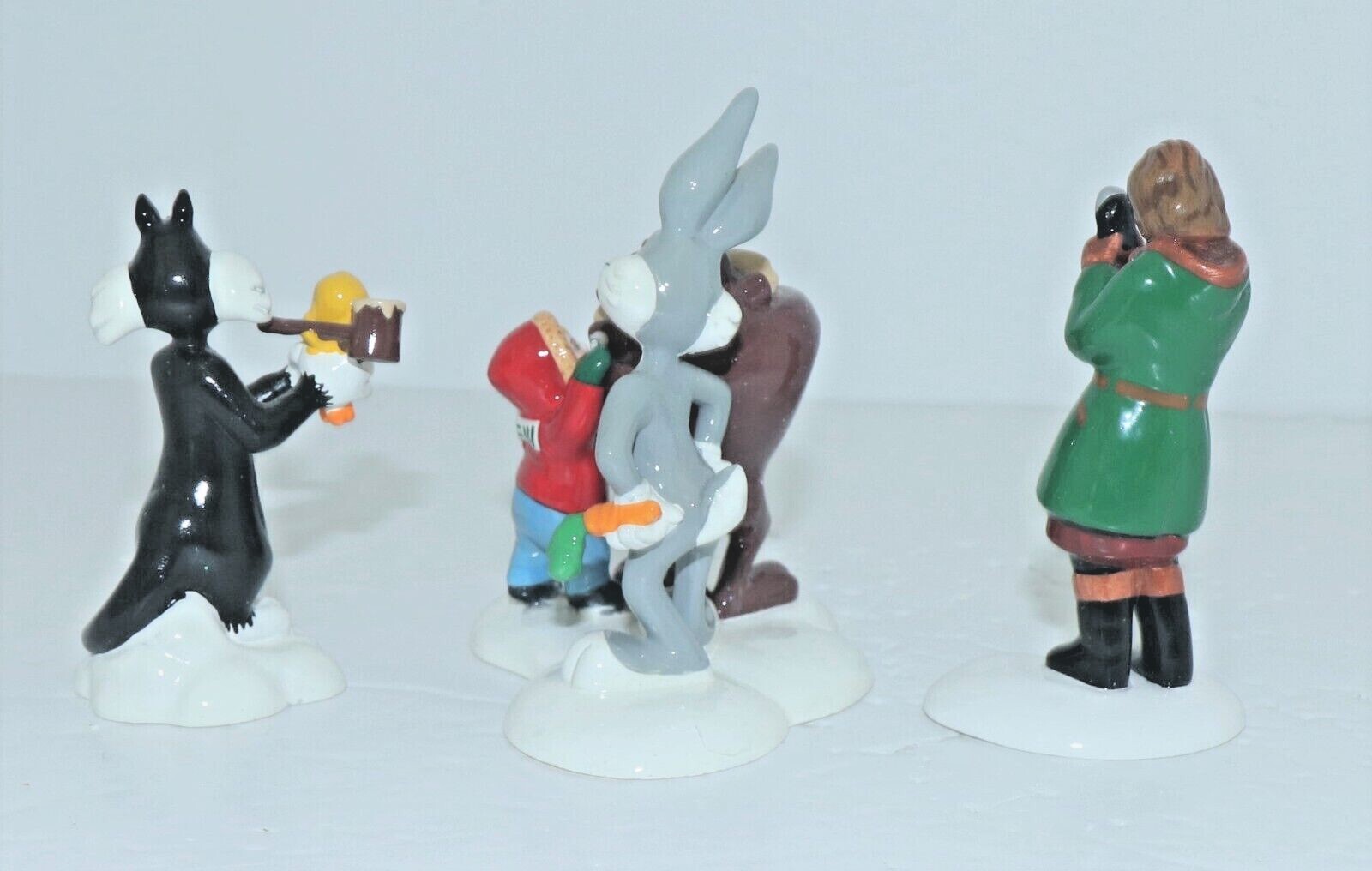 DEPT 56 SNOW VILLAGE ACCESSORIES “LOONEY TUNES FILM FESTIVAL” #LT21U RETIRED NIB