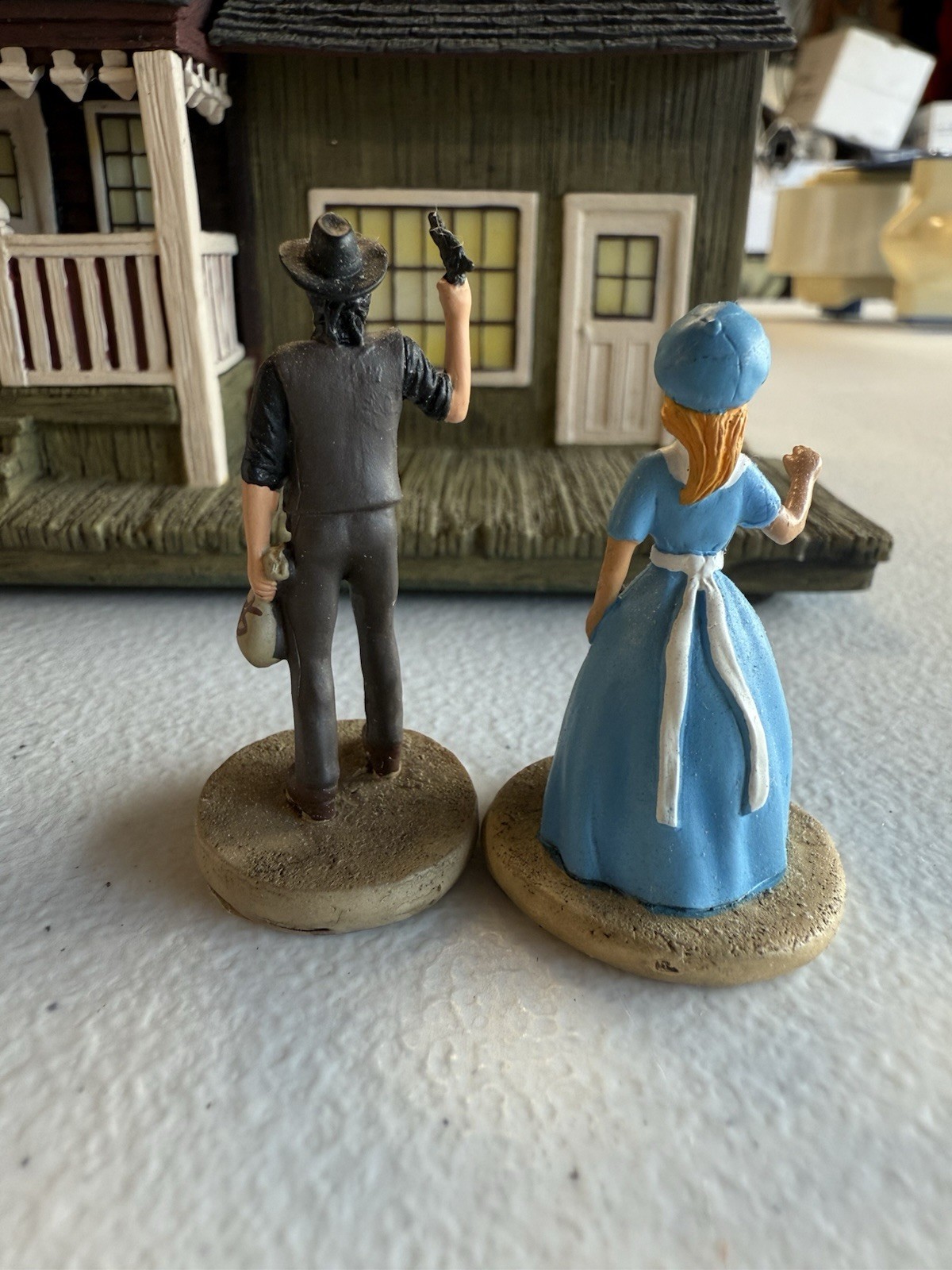 RARE Hawthorne Village John Wayne Stagecoach Inn Western Village w/ Figures