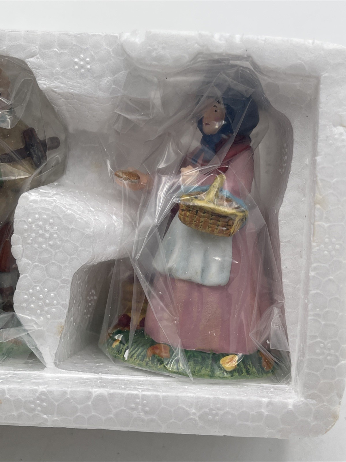 Dept 56 Halloween Begging For Soul Cakes Dickens 2004 All Hallows Eve 56.58412
