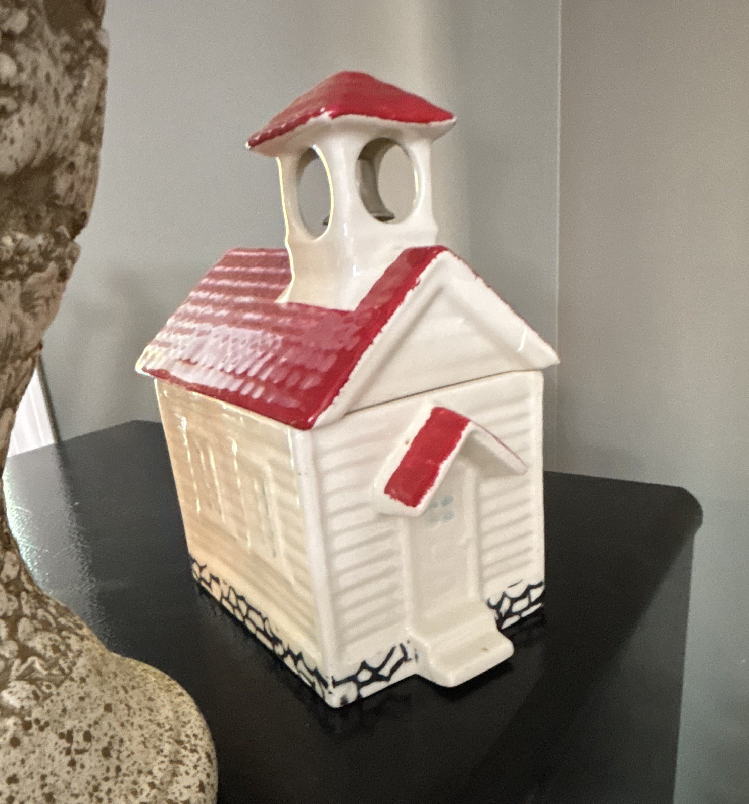 White & Red Painted Ceramic/Porcelain Christmas House Building Decoration