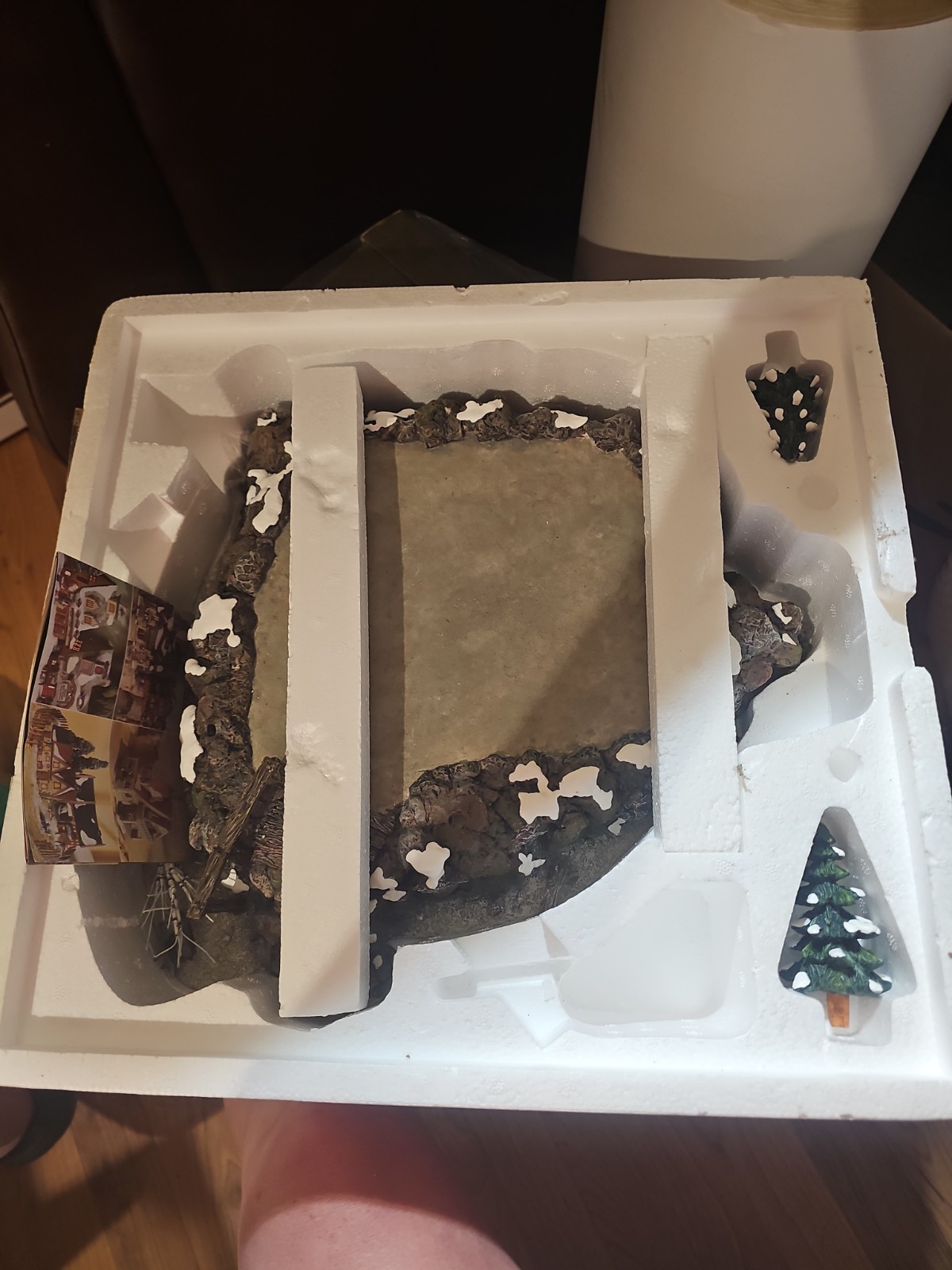 DEPT 56 CRAGGY CLIFF PLATFORM 52794 SNOW VILLAGE – RETIRED